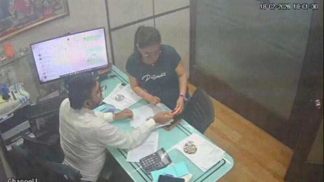 Horny Female Assistant Sex – office affair Mms